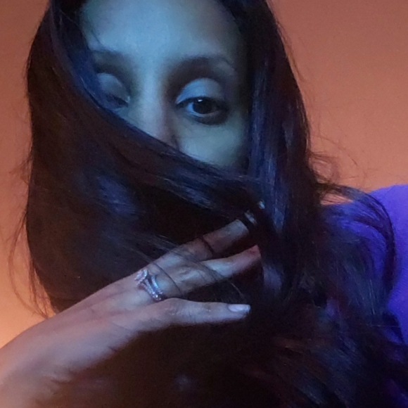 Meet your Posher, Ida - Picture 1 of 1